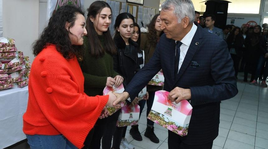 Isparta Belediyesi &lsquo;Sende Oku&rsquo; Projesi başlattı