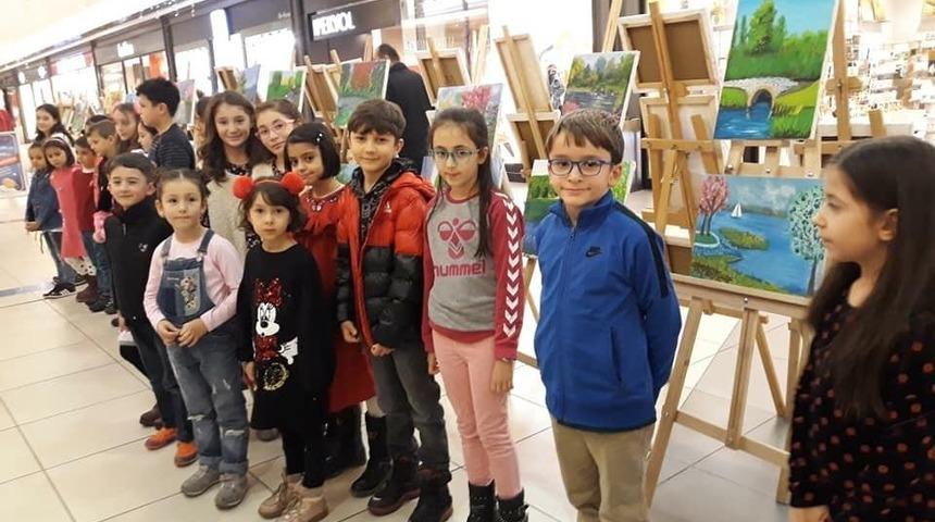 K&uuml;tahya&rsquo;da &rsquo;K&uuml;&ccedil;&uuml;k eller, b&uuml;y&uuml;k hayaller&rsquo; konulu karma resim sergisi