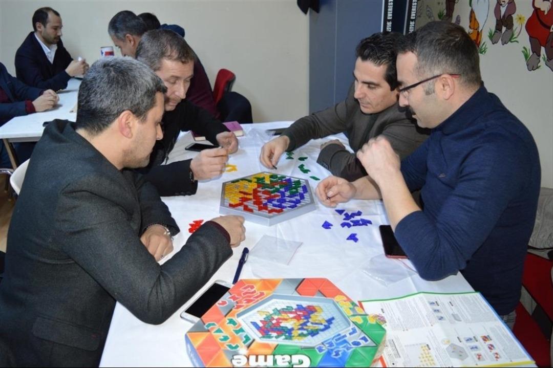 İvrindi&rsquo;de zeka oyunları &ouml;ğreticiliği kursu ilgi g&ouml;rd&uuml;