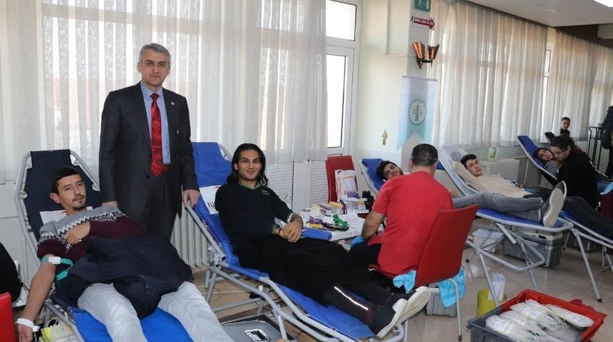 150 yıllık Tophane Meslek Lisesinden &ouml;rnek davranış