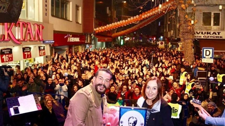 Gece Yolcuları Biga&rsquo;yı coşturdu