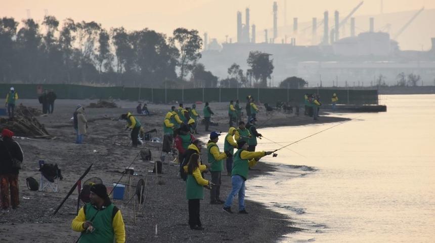 Balık avı tutkunları mavi bayraklı Ağapark&rsquo;ta yarıştı