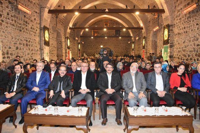 Şehzadeler’in ’Yiğitbaşı Veli’yi Anlama’ konferansı yoğun ilgi gördü