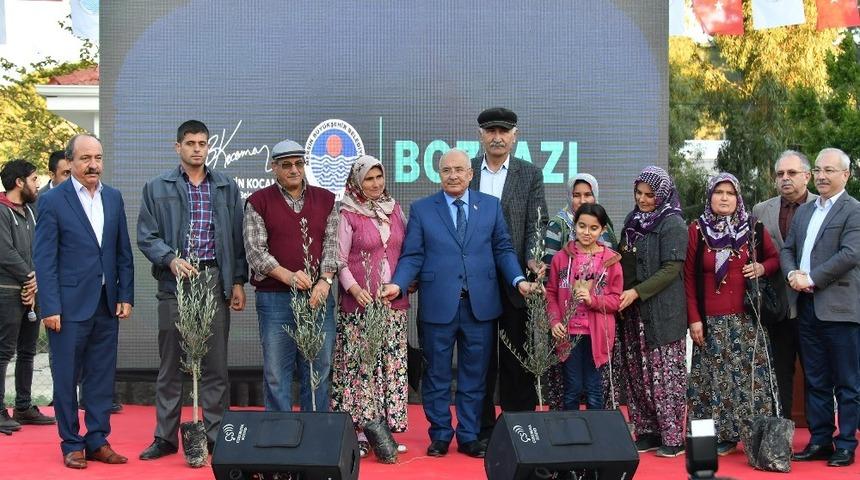 Mersin&rsquo;de &uuml;reticilere 30 bin fidan dağıtıldı