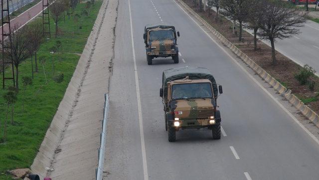 Kilis'ten, sınır hattına iş makinesi sevkiyatı