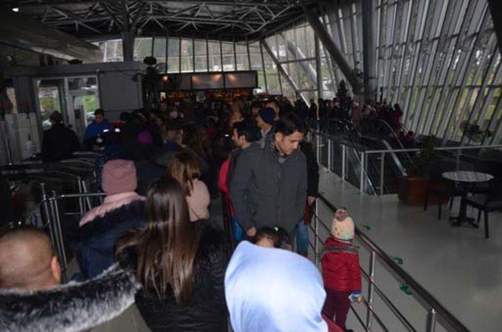 Binlerce kişi kuyruğa girdi!   G2