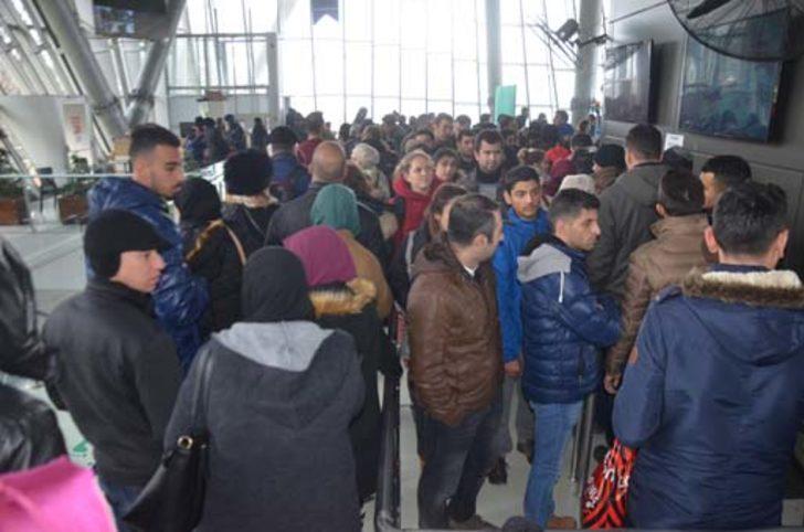 Binlerce kişi kuyruğa girdi!   G3