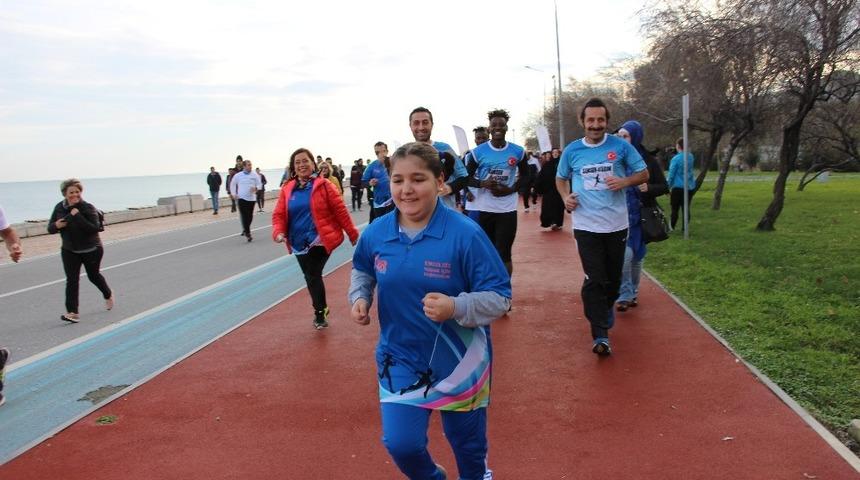 Samsun&rsquo;da otizm i&ccedil;in koştular