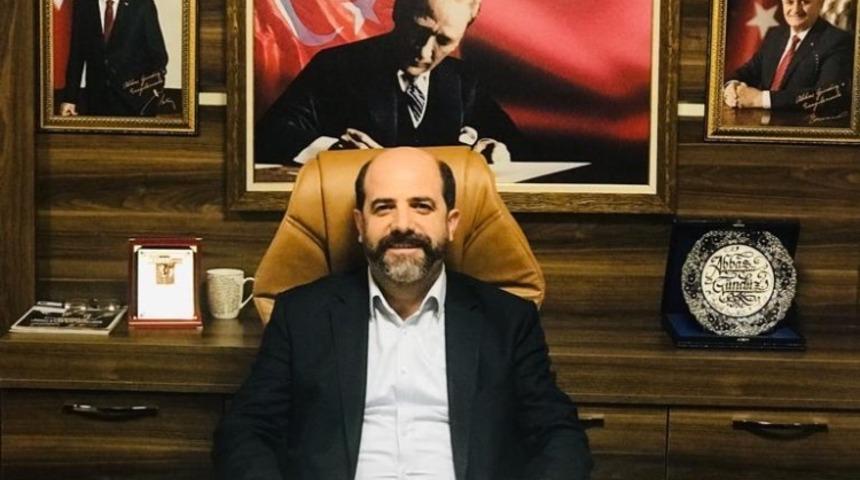 S&ouml;zen&rsquo;den Cumhurbaşkanı Erdoğan&rsquo;a hakaret eden sanat&ccedil;ılara sert tepki