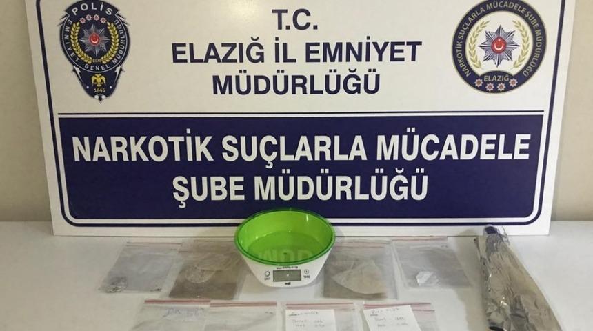 Hassas terazi ve eroinle yakalanan ş&uuml;pheli tutuklandı
