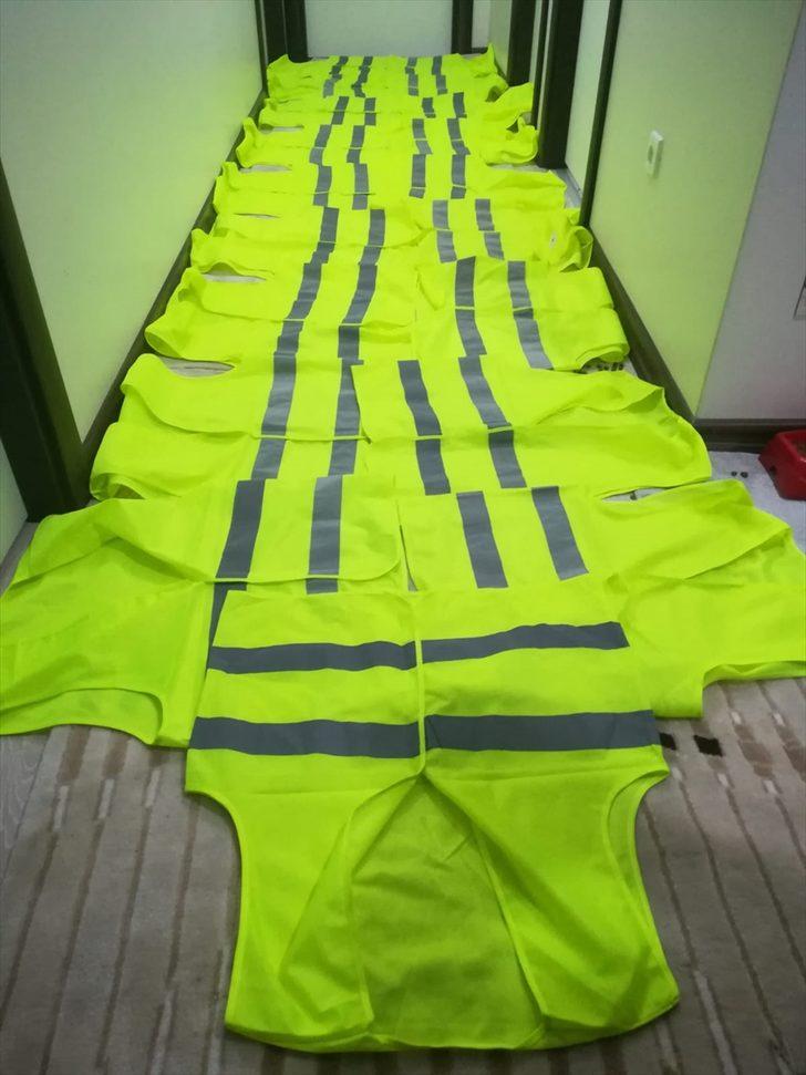 Bursa'da hücre evlerine operasyon! Sarı yelek ve kırmızı yelekler ele geçirildi G3