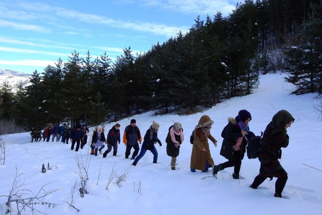 G&uuml;m&uuml;şhaneli dağcılar Sarıkamış şehitleri i&ccedil;in y&uuml;r&uuml;d&uuml;