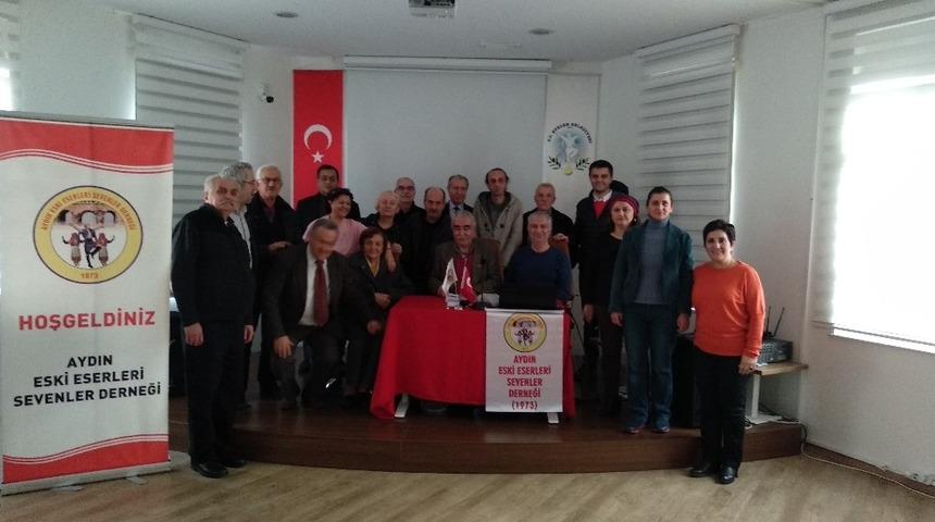 &Ouml;z&ccedil;akır, yeniden başkan se&ccedil;ildi