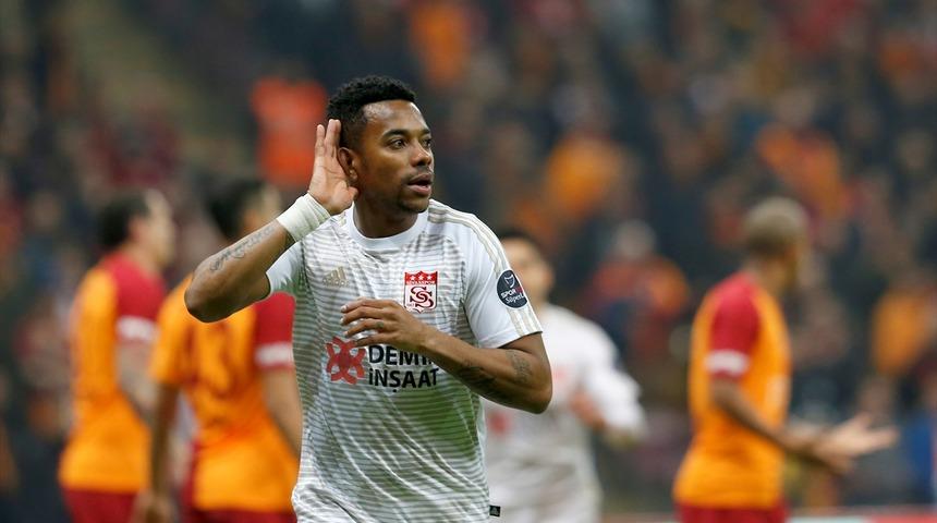 Robinho'nun yeni takımını açıkladı!