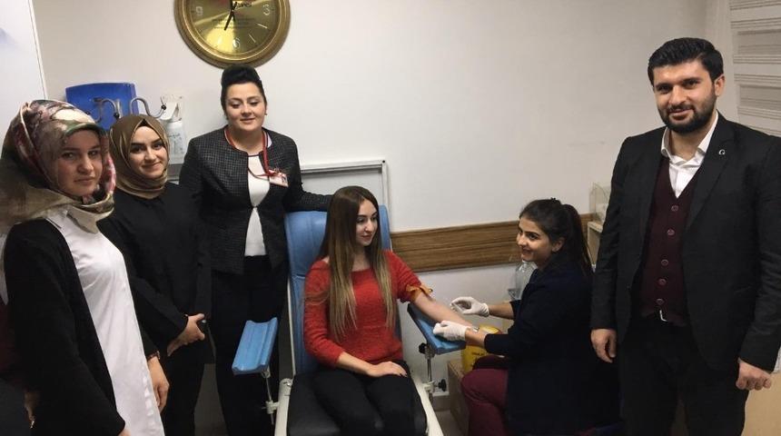 Gen&ccedil;lere &uuml;cretsiz check up