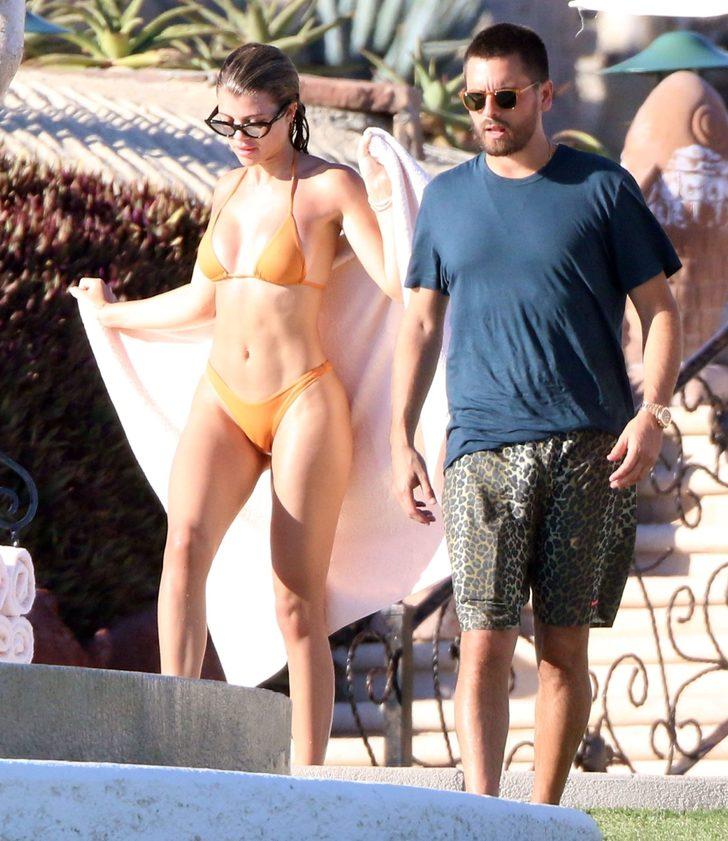 Kourtney Kardashian seks bağımlısı eski eşi ve sevgilisiyle tatilde G3
