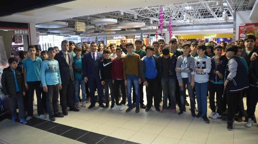 Mersin&rsquo;de "Sinemaya Gitmeyen &Ouml;ğrenci Kalmasın" etkinliği