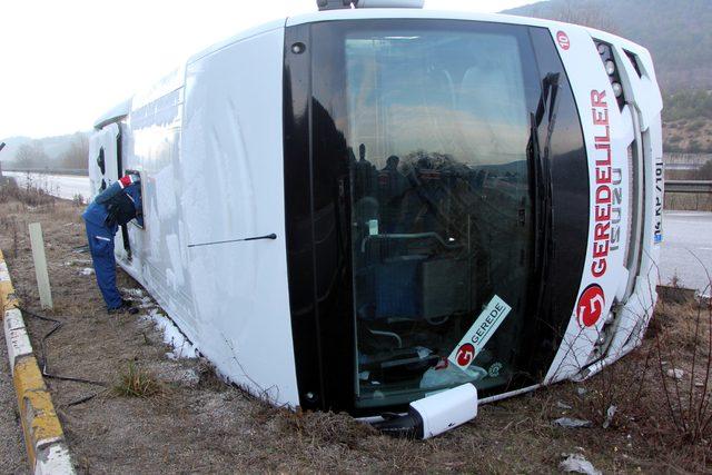 Personel servisi devrildi: 10 yaralı