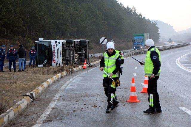 Personel servisi devrildi: 10 yaralı