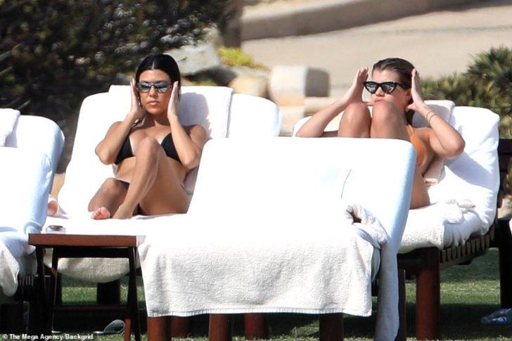 Kourtney Kardashian seks bağımlısı eski eşi ve sevgilisiyle tatilde G2