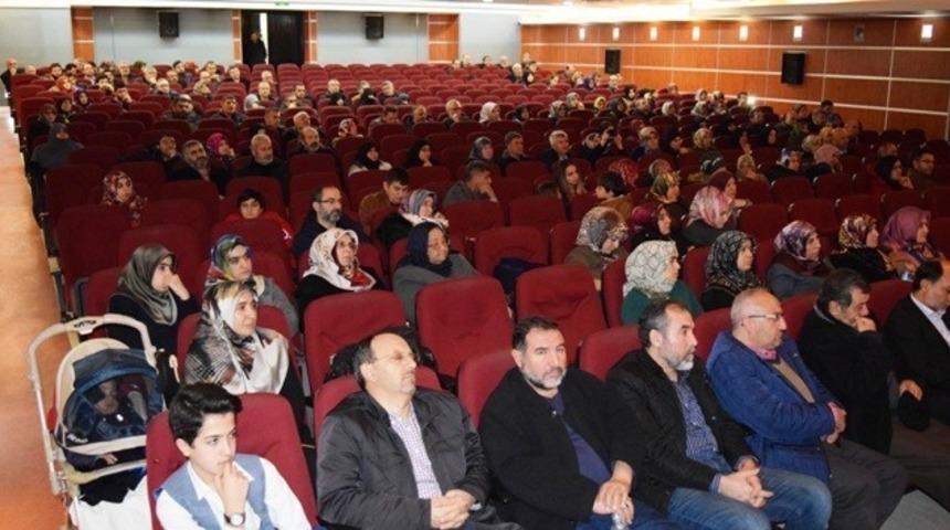 İlim Hikmet Aile Okulu Konferansı D&uuml;zenlendi