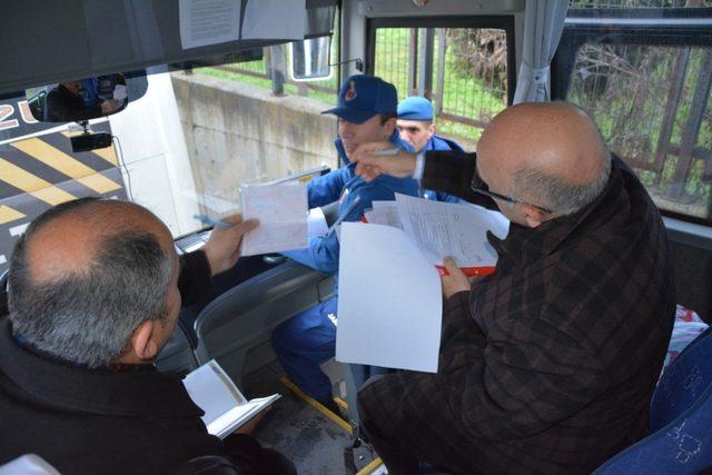 Kartepe’de okul servis araçlarının denetimleri devam ediyor