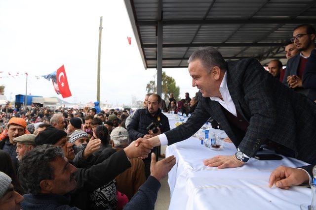 Başkan Böcek, Demre’de coşkuyla karşılandı