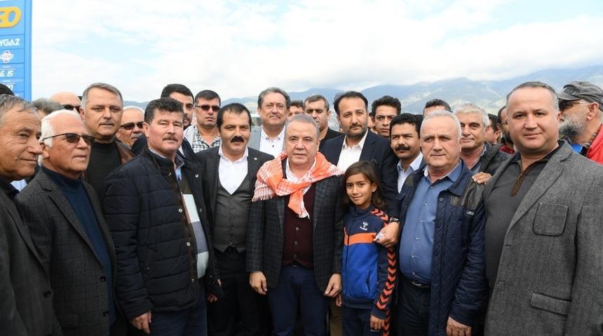 Başkan B&ouml;cek, Demre&rsquo;de coşkuyla karşılandı