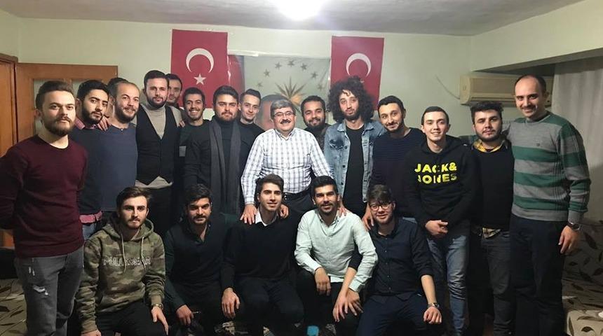 Başkan Can, gençlerin çay davetine icabet etti