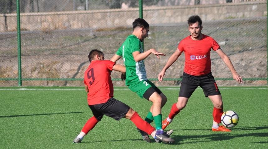 Mustafa H&uuml;r &Ouml;zt&uuml;rk S&uuml;per Amat&ouml;r K&uuml;me&rsquo;ye 1 hafta ara verildi