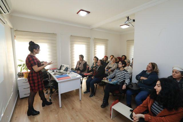 Buca’da toplumsal cinsiyet eşitliği masaya yatırıldı