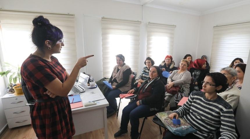 Buca&rsquo;da toplumsal cinsiyet eşitliği masaya yatırıldı