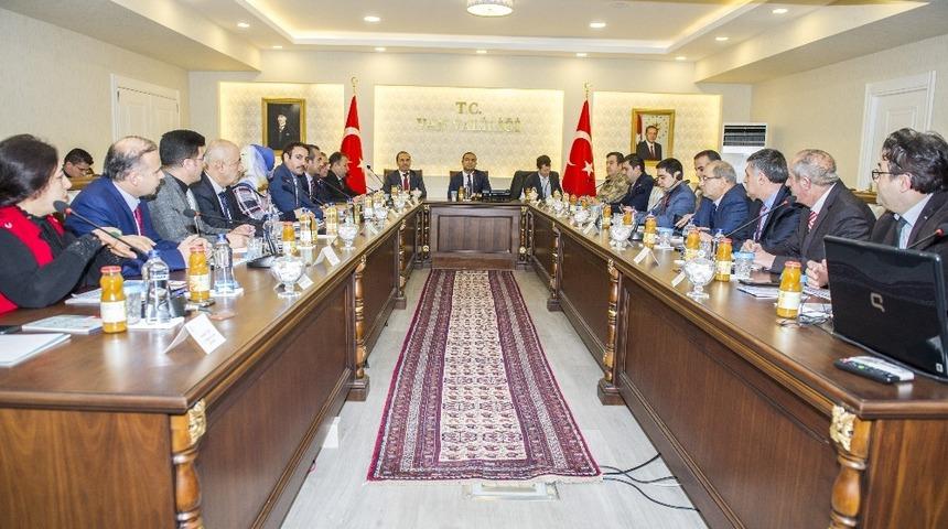 İZDES heyeti Van&rsquo;da istişarelerde bulundu