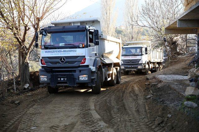 Merkezefendi’de yol yapım çalışmaları sürüyor