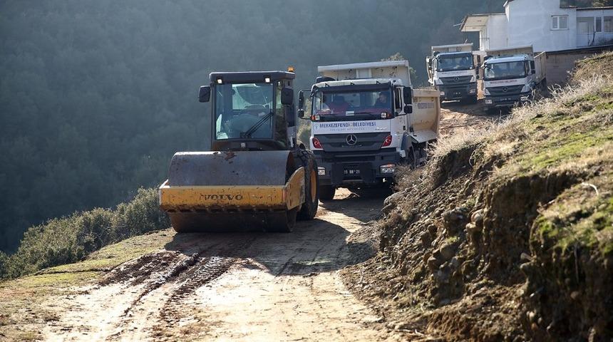 Merkezefendi&rsquo;de yol yapım &ccedil;alışmaları s&uuml;r&uuml;yor