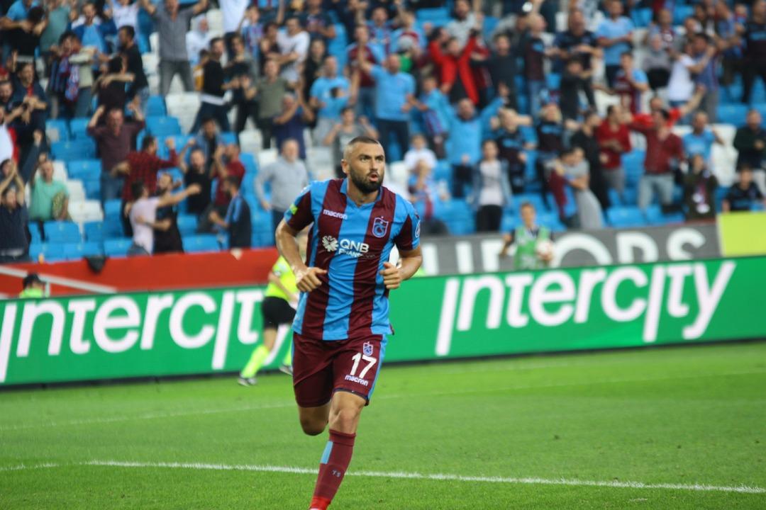 Beşiktaş Burak Yılmaz i&ccedil;in beklemeye ge&ccedil;ti