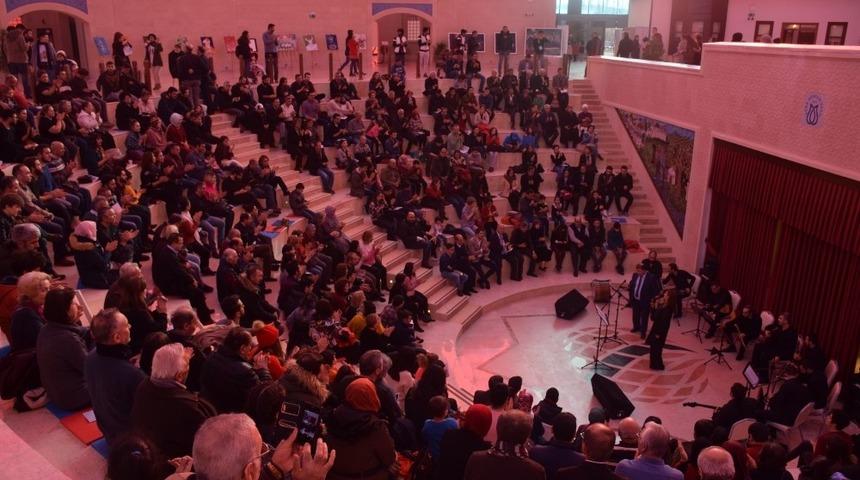 T&uuml;rk&uuml;lerle &rsquo;T&uuml;rk D&uuml;nyası&rsquo; beğeni topladı