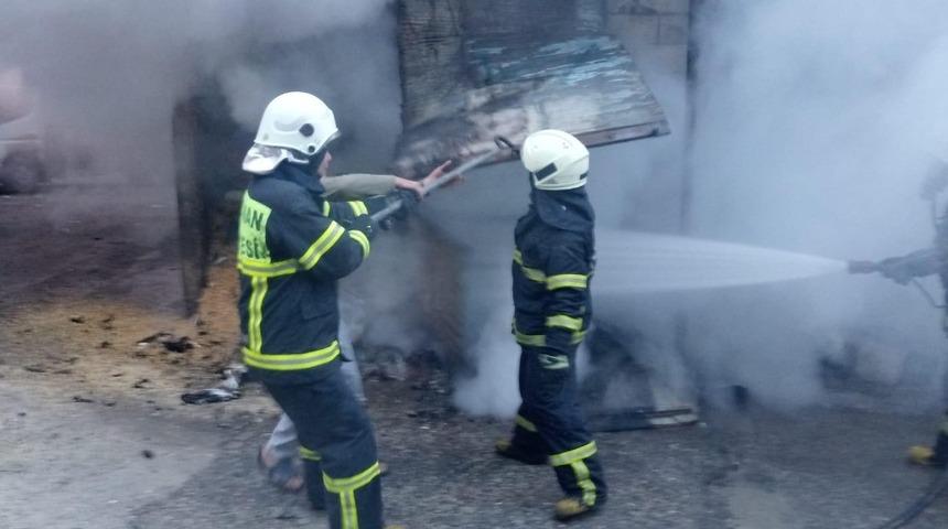Depo ve odunlukta yangın