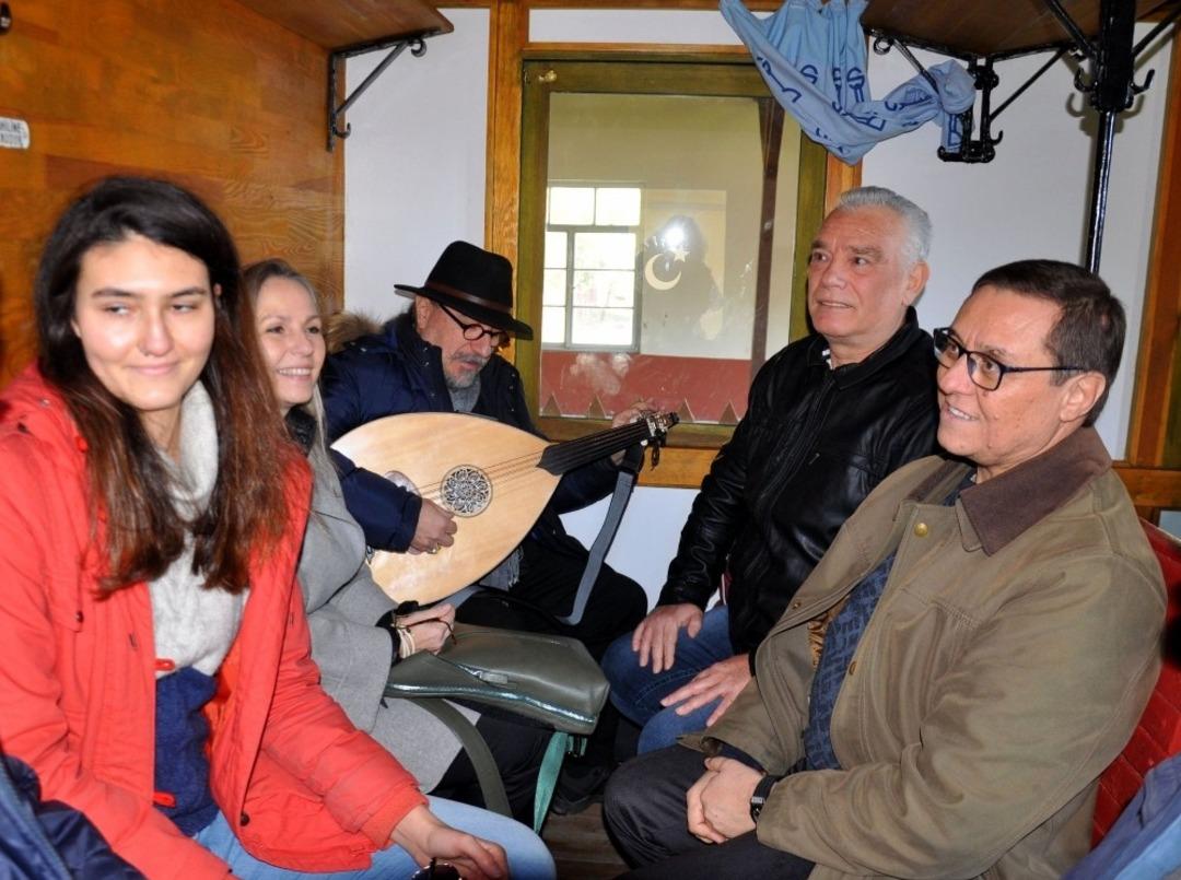 TRT Sanat&ccedil;ısı Gıdı Gıdı Treni ile nostalji turu yaptı