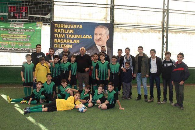 Adapazarı’nda miniklerin futbol coşkusu devam ediyor