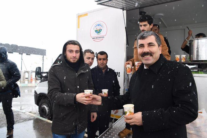 Başkan Asya’dan öğrencilere çorba ikramı G1