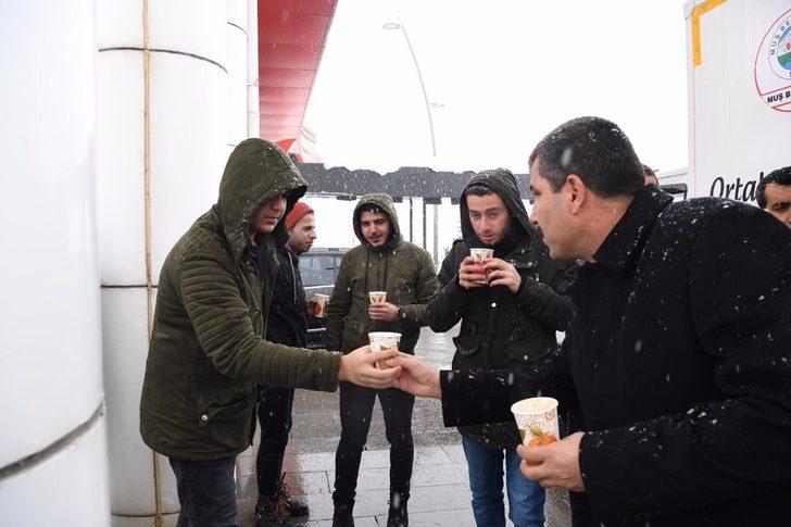 Başkan Asya’dan öğrencilere çorba ikramı G3