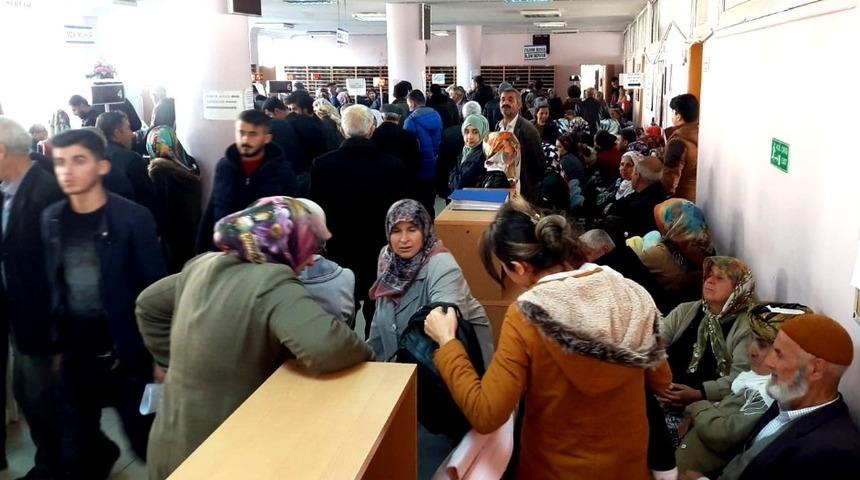 N&uuml;fus ve Vatandaşlık M&uuml;d&uuml;rl&uuml;ğ&uuml;nde yıl sonu yoğunluğu