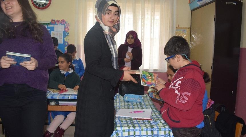 İlkokula kitap desteği