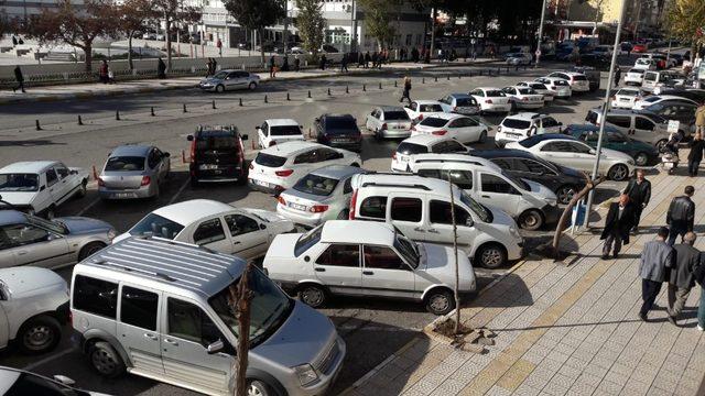 Hatalı parklara sürücülerden tepki