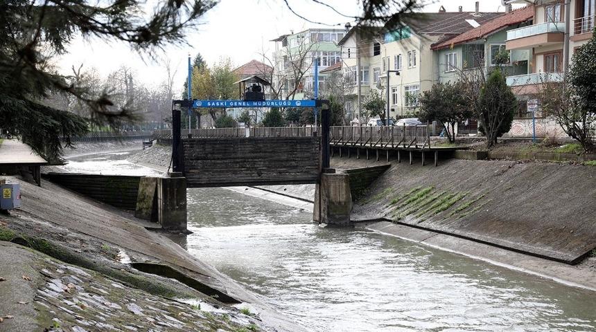 Yağışlar etkisini g&ouml;sterdi &Ccedil;ark Deresinin kapakları a&ccedil;ıldı