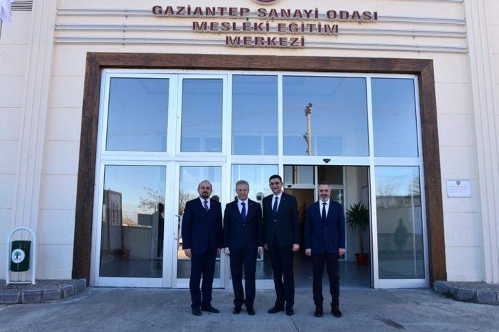 Vali Gül’den GSO-MEM’e övgü G1