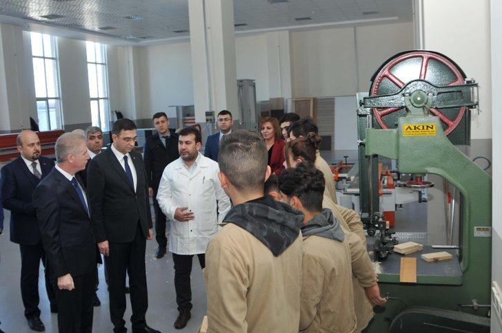 Vali Gül’den GSO-MEM’e övgü G4