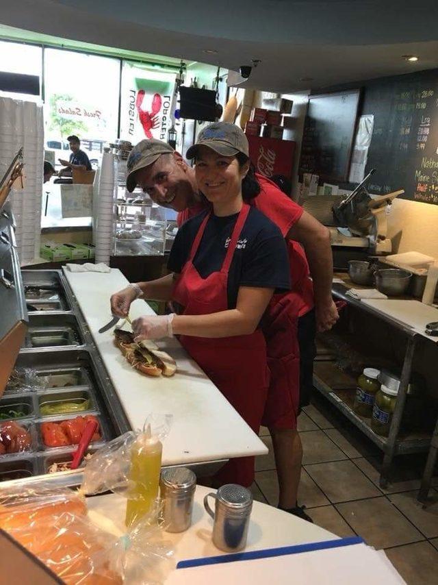 ABD'de fast food restoranı sahibi Türk iş kadını, kanserden yaşamını yitirdi