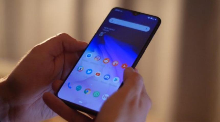 OnePlus’tan aldatıcı 6T reklamı!